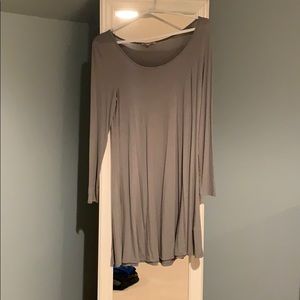 Long sleeve loose fitting green dress